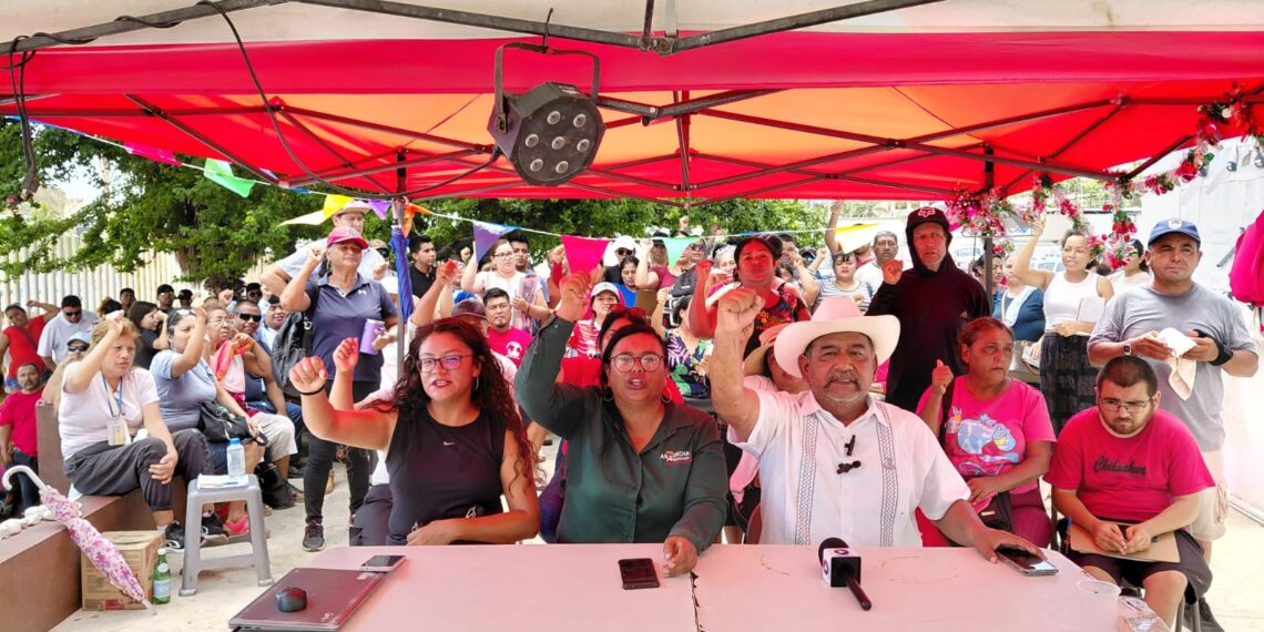 Antorchistas, Levantan su Campamento del Cattac; Secretario General del Gobierno del Estado, les Ofrece Dialogo