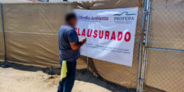 Clausura Profepa actividades ilegales de construcción en área de dunas costeras, en la Paz, BCS