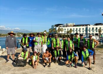 Crania, Zofemat y Telebachillerato 42 se unieron a la jornada de limpieza en La Playa Centro Comunitario