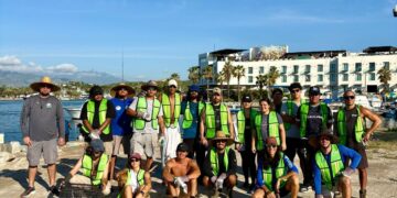 Crania, Zofemat y Telebachillerato 42 se unieron a la jornada de limpieza en La Playa Centro Comunitario