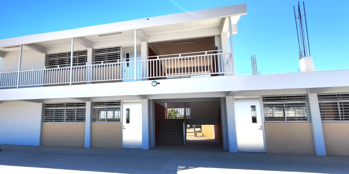 Gobierno del Estado construye 96 aulas para fortalecer la educación básica en BCS