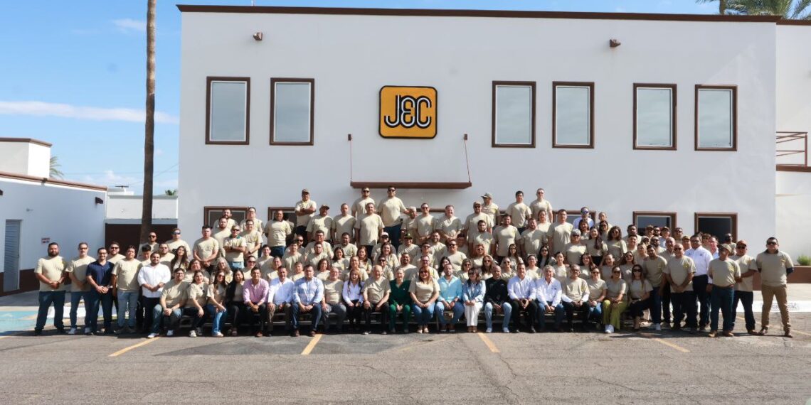 Encabeza gobernador Víctor Castro la celebración del 92 aniversario de la JEC