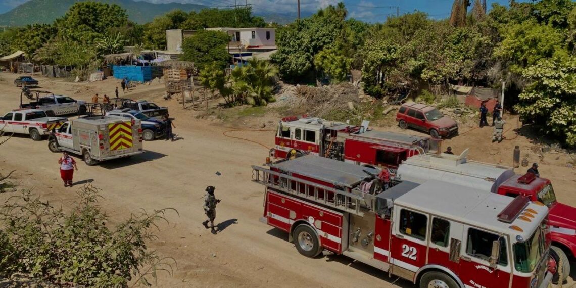 En Casa “Envuelta” en Llamas, Hallan una Persona Sin Vida