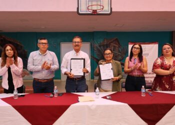 Firman SEDIF y SNE convenio para impulsar el empleo en jóvenes al egresar de Casa Cuna- Casa Hogar