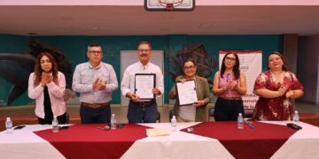 Firman SEDIF y SNE convenio para impulsar el empleo en jóvenes al egresar de Casa Cuna- Casa Hogar