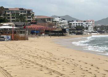 Huracán “Priscilla”, pone en Alerta a Los Cabos: Restaurantes Cerrados , al igual que el Puerto de CSL; Listos  Refugios Temporales