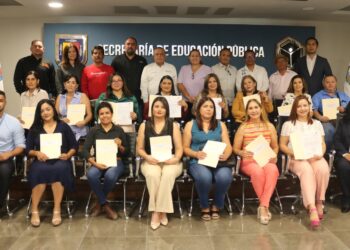 Otorgan 19 becas-comisión a docentes de BCS para estudios de posgrados