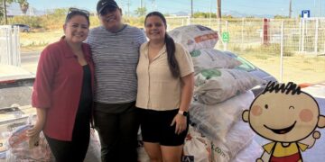 La Playa Centro Comunitario dona costales de tapitas para impulsar tratamientos de niños con cáncer