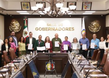 Encabeza Víctor Castro firma de convenio para fortalecer la atención a mujeres víctimas de violencia