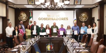 Encabeza Víctor Castro firma de convenio para fortalecer la atención a mujeres víctimas de violencia
