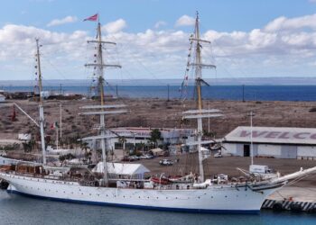 Recibe La Paz al velero noruego Statsraad Lehmkuhl en expedición internacional