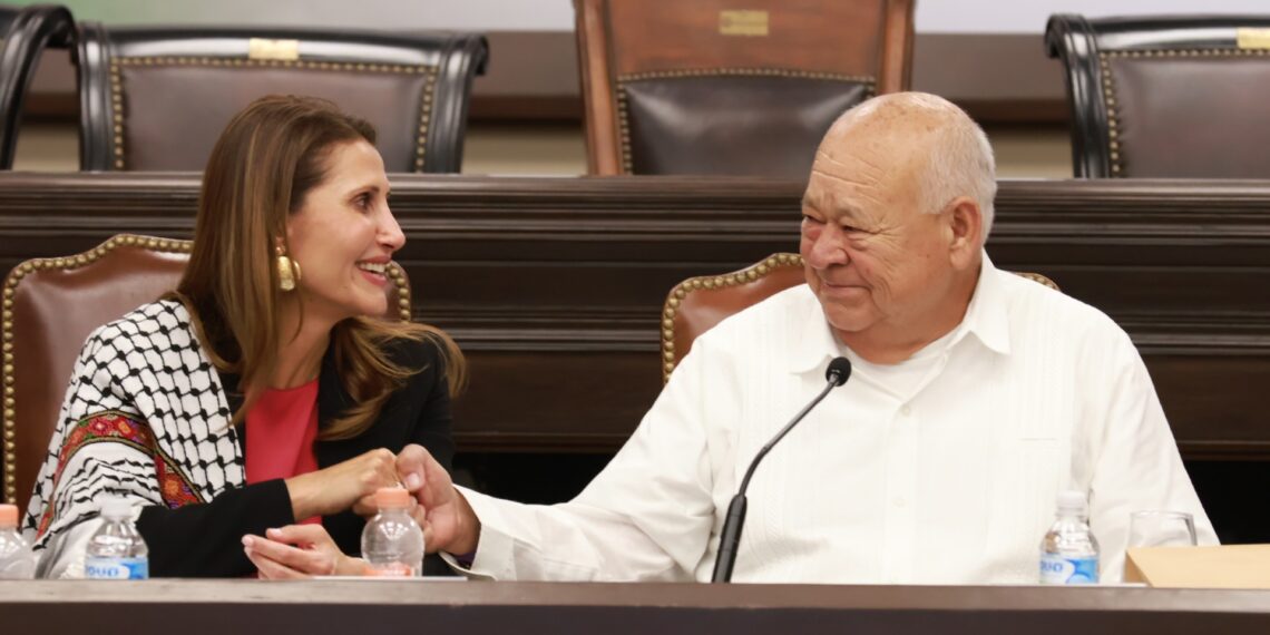 Gobernador Víctor Castro se reúne con la embajadora de Palestina y acuerdan impulsar acciones de cooperación