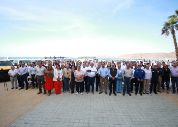 Refuerza gobernador Víctor Castro equipamiento institucional con nueva entrega de vehículos