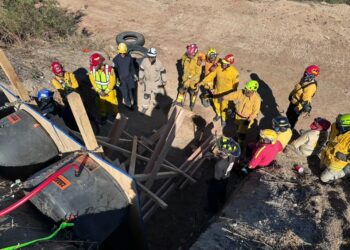 Bomberos CSL realiza curso de rescate en zanjas nivel operaciones Con el respaldo de instructores de la Dirección de Bomberos Tijuana se capacitó a 37 bomberos de diversas partes de México