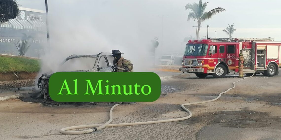 Se quema Carro en la zona de El Tezal