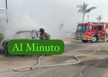 Se quema Carro en la zona de El Tezal