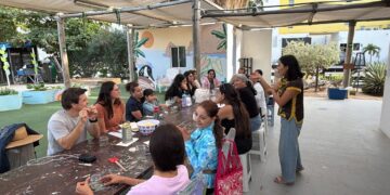 Cultivar y aprender: La Playa Centro Comunitario ofrece taller gratuito de huerto para adultos