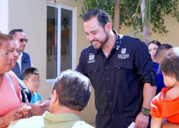 Alcalde Christian Agúndez se reúne con familias de niñas y niños que acuden al Centro de Inclusión y Desarrollo