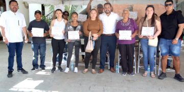 Realiza Christian Agúndez entrega de 15 apoyos asistenciales a familias cabeñas