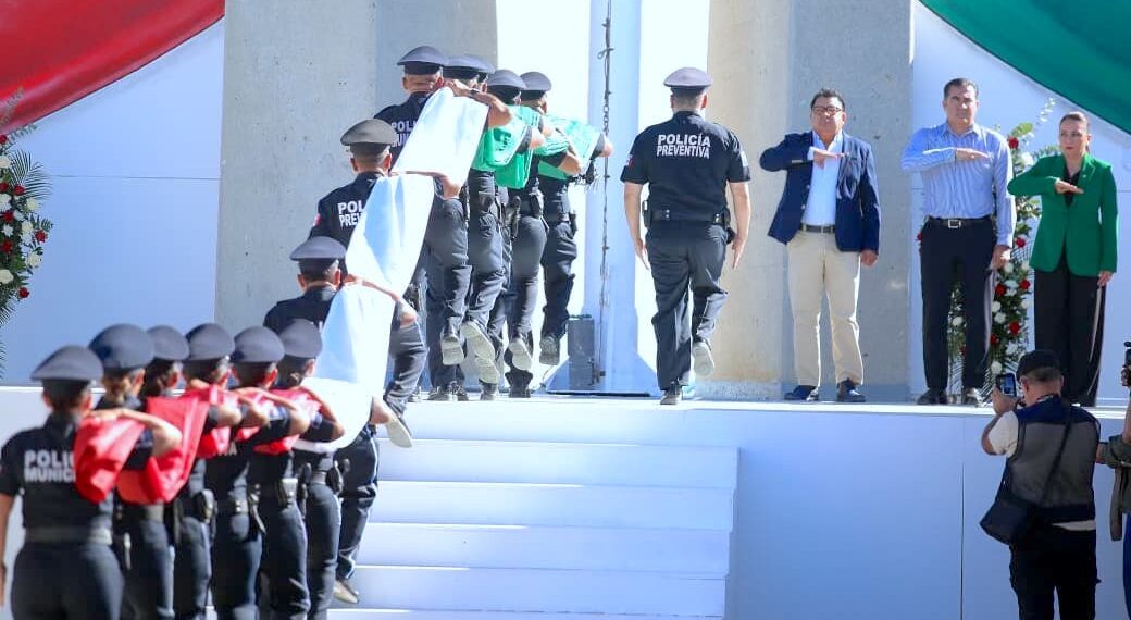 Con mensaje de unidad y soberanía, conmemora Ayuntamiento de Los Cabos el Día de la Bandera