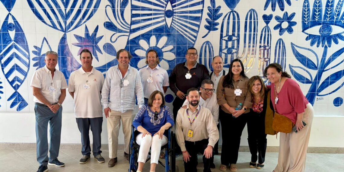 Directivos de Grupo Questro conocen de cerca el impacto del CRIT Los Cabos en la vida de niños con discapacidad